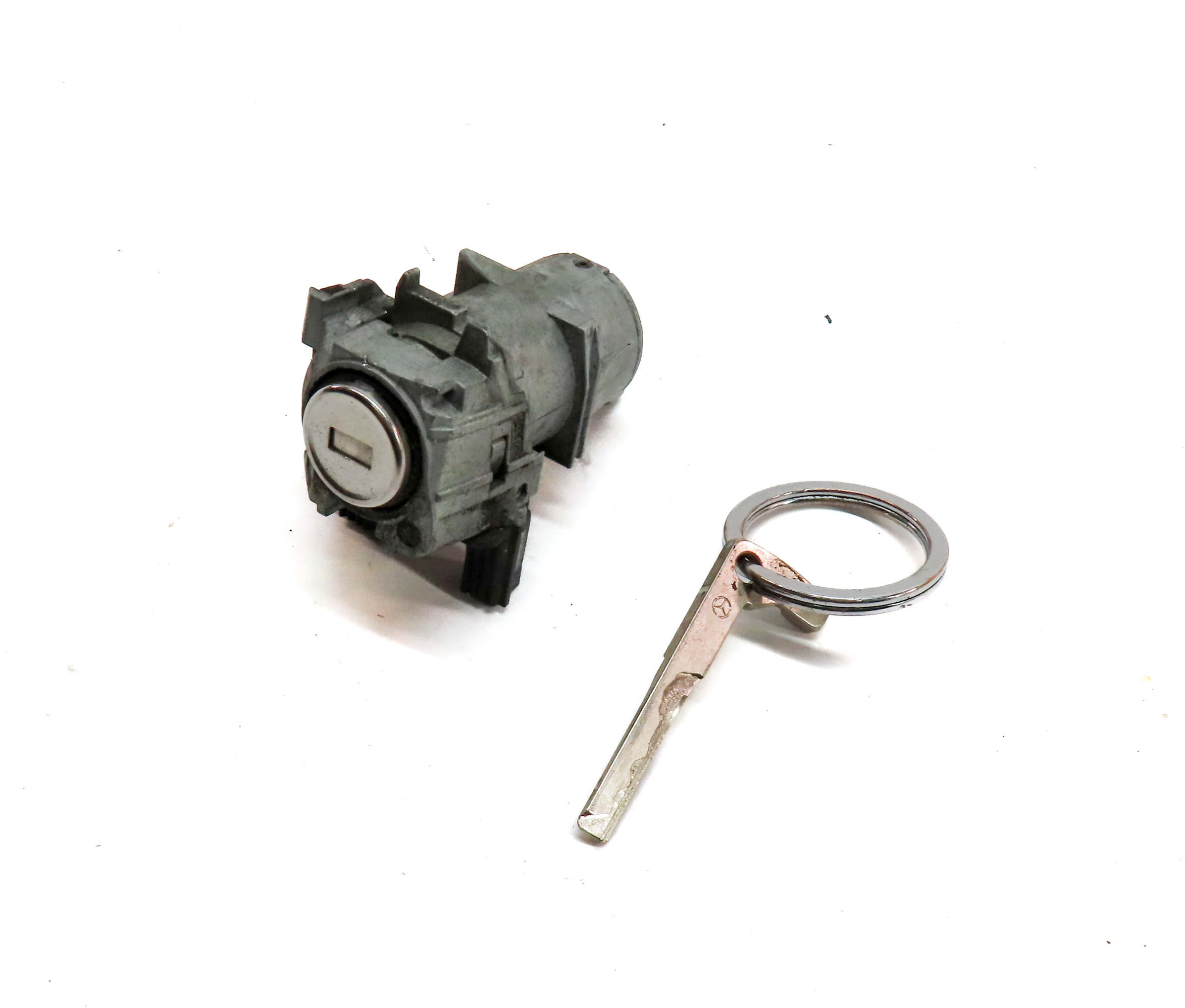 2014 MERCEDES GL450 (X166) FRONT LEFT DRIVER DOOR LOCK CYLINDER w/ KEY — exact item pictured